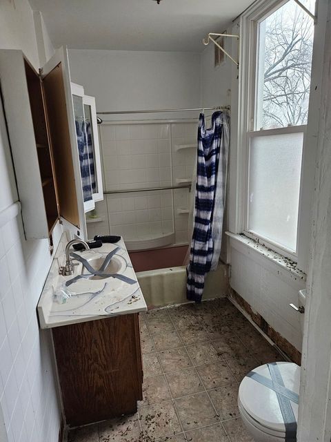 Tiny photo for 727 W 11th Street, Davenport, IA 52804 (MLS # 12593562)