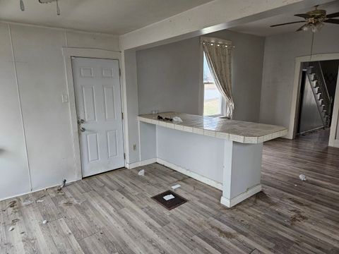 Tiny photo for 727 W 11th Street, Davenport, IA 52804 (MLS # 12593562)