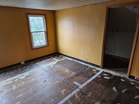 Tiny photo for 727 W 11th Street, Davenport, IA 52804 (MLS # 12593562)