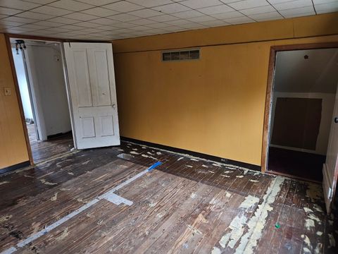 Tiny photo for 727 W 11th Street, Davenport, IA 52804 (MLS # 12593562)