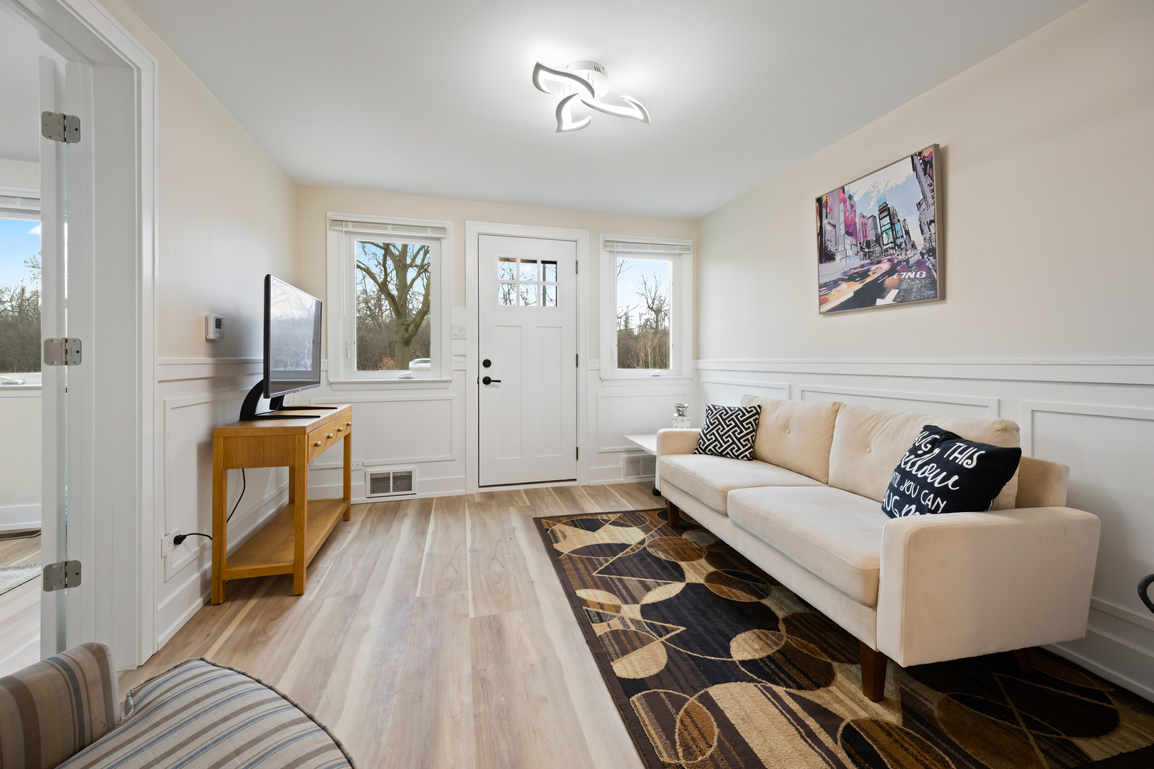 3909 N Cumberland Avenue