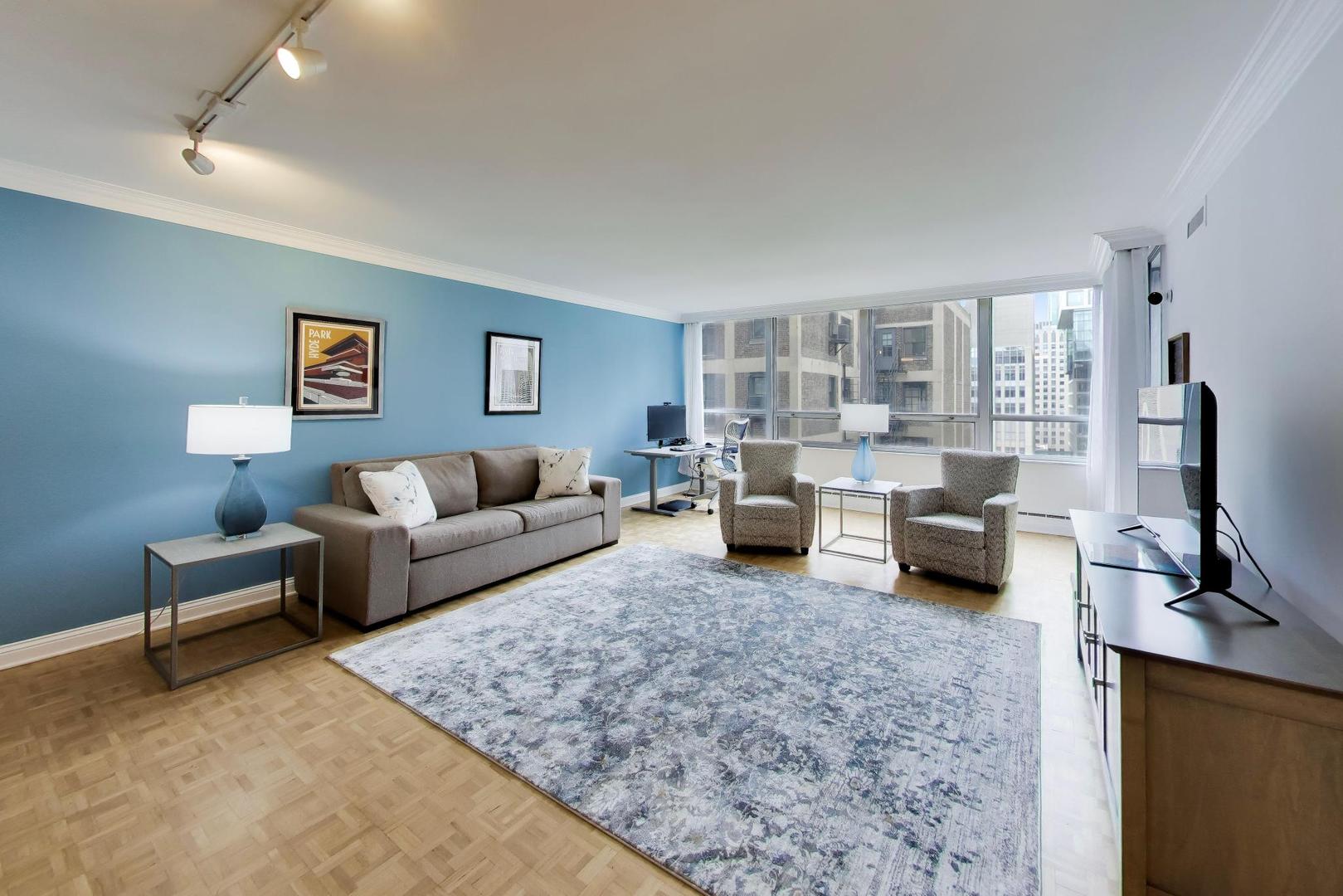 201 E Chestnut Street 18F