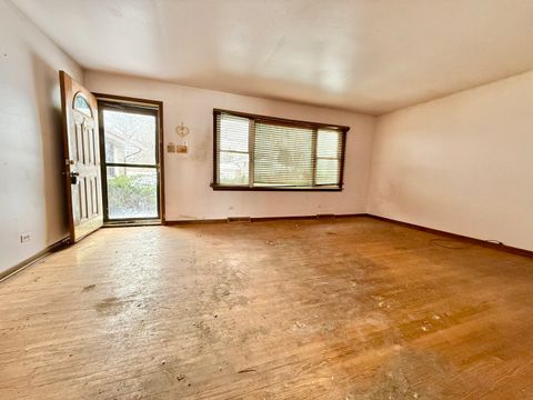 Tiny photo for 947 Maple Lane, Bartlett, IL 60103 (MLS # 12556602)