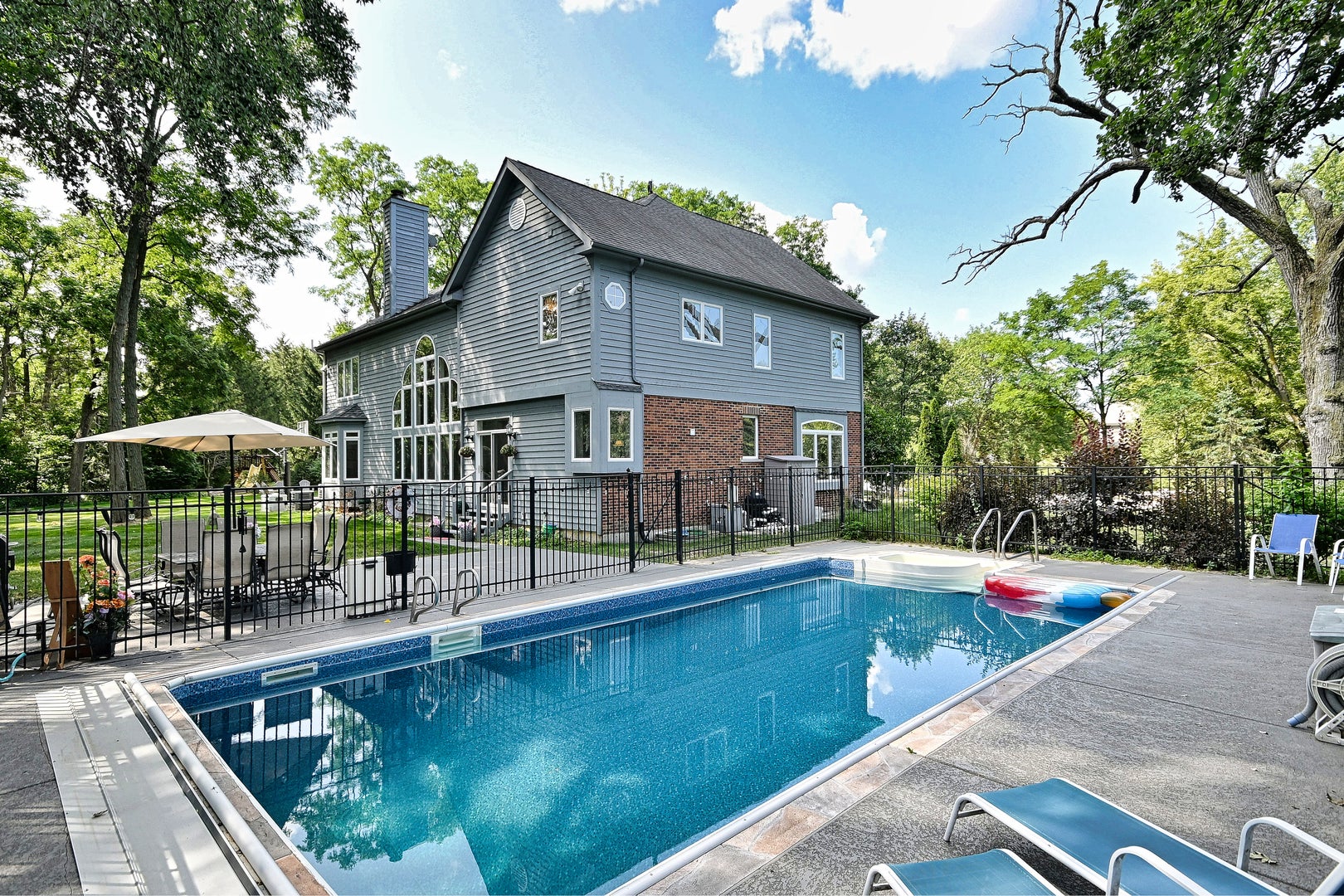 383 Country Oak Lane
