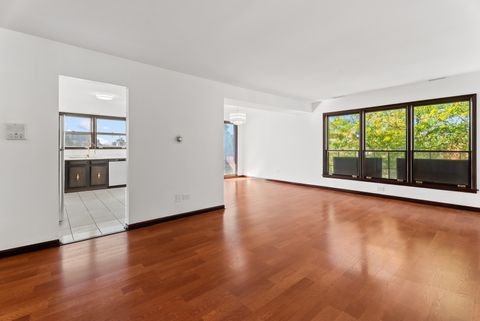 Tiny photo for 6517 N CALIFORNIA Avenue #303, Chicago, IL 60645 (MLS # 12489044)