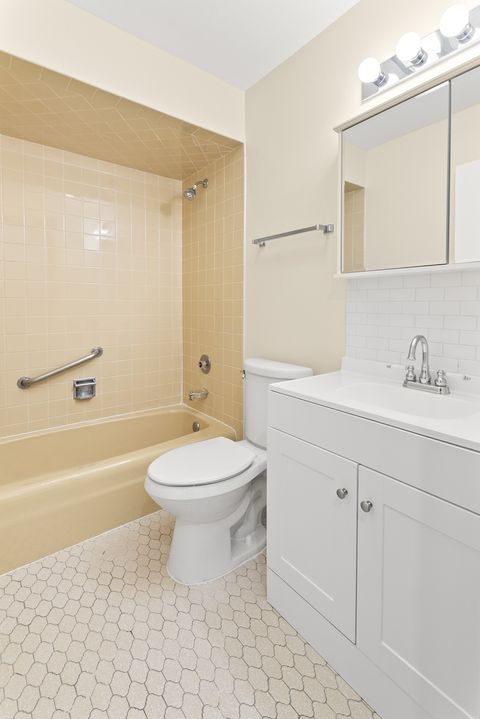 Tiny photo for 6517 N CALIFORNIA Avenue #303, Chicago, IL 60645 (MLS # 12489044)