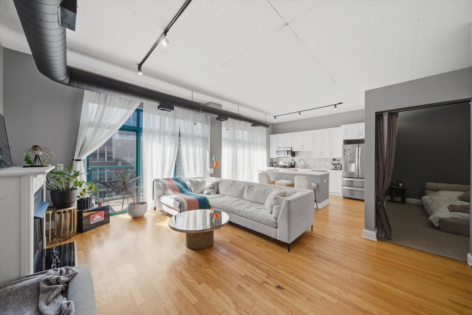 910 W Madison Street 803