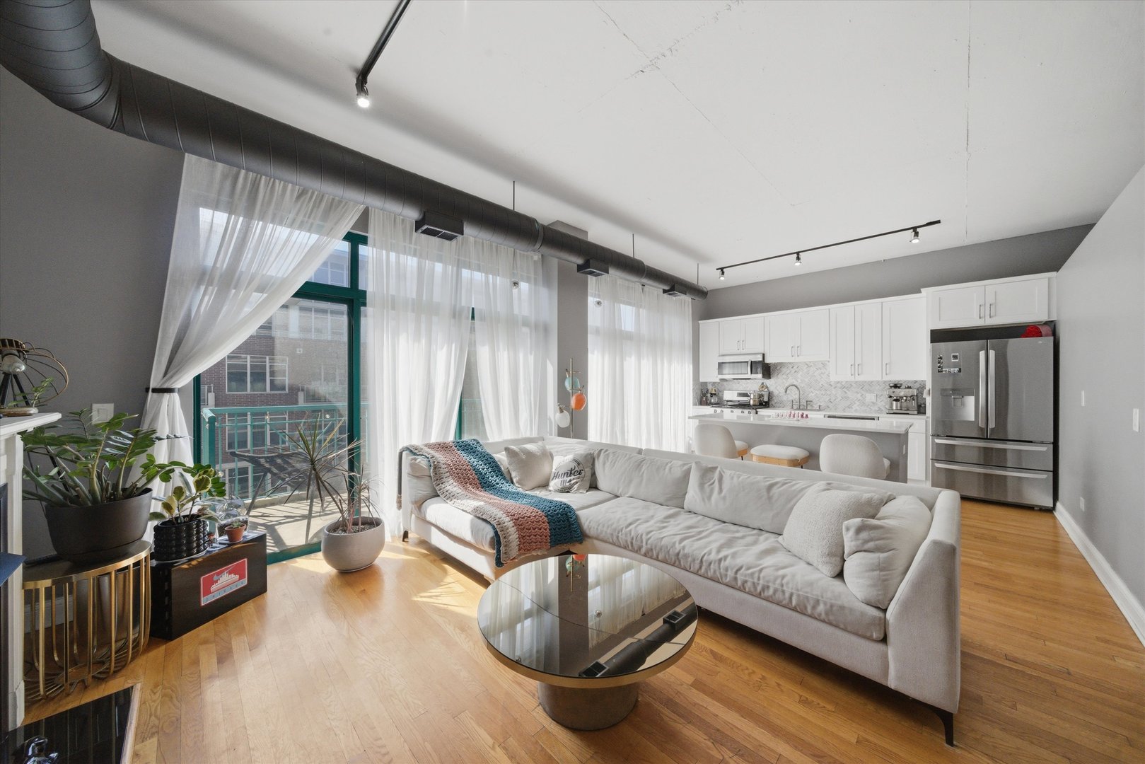 910 W Madison Street 803