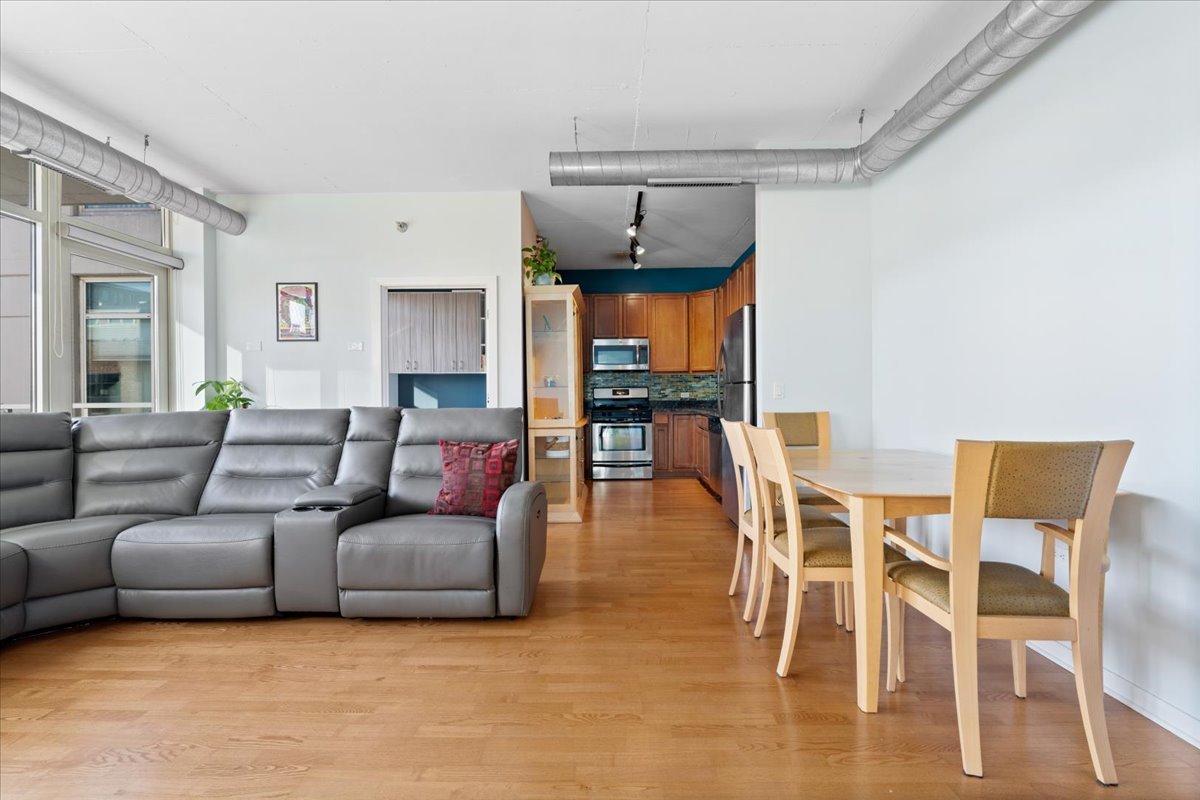 909 W Washington Street 804