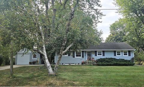 Photo of 1124 Steinmann Street, Dixon, IL 61021 (MLS # 12478218)