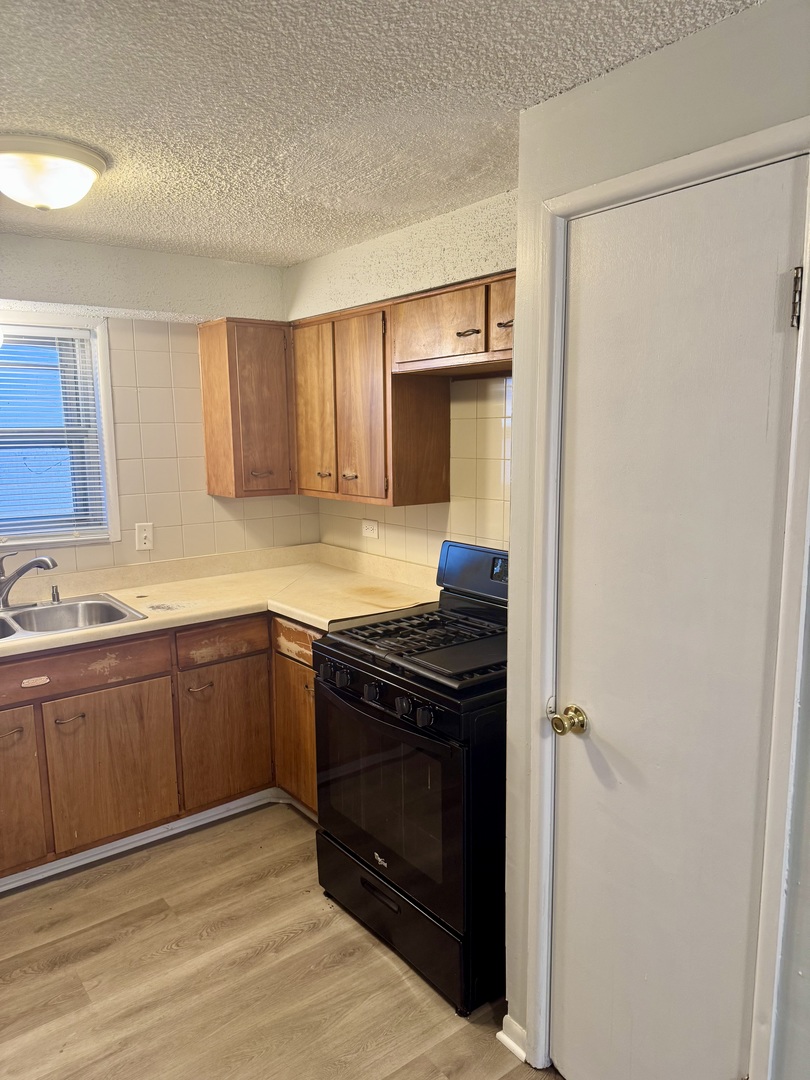 11832 S Bishop Street