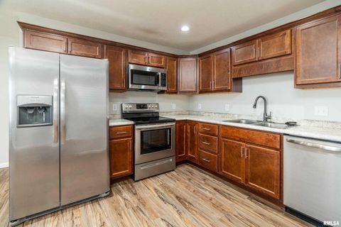 Tiny photo for 504 S MECHANIC Street, Marion, IL 62959 (MLS # QC4268095)