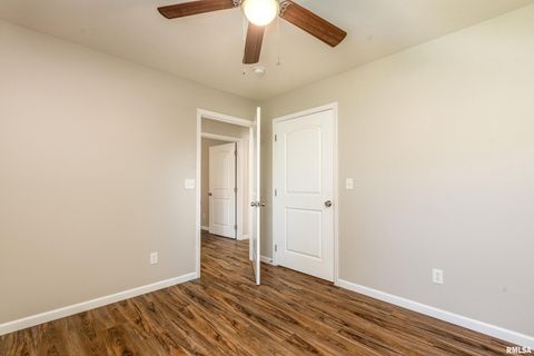 Tiny photo for 504 S MECHANIC Street, Marion, IL 62959 (MLS # QC4268095)