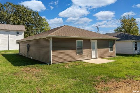 Tiny photo for 504 S MECHANIC Street, Marion, IL 62959 (MLS # QC4268095)