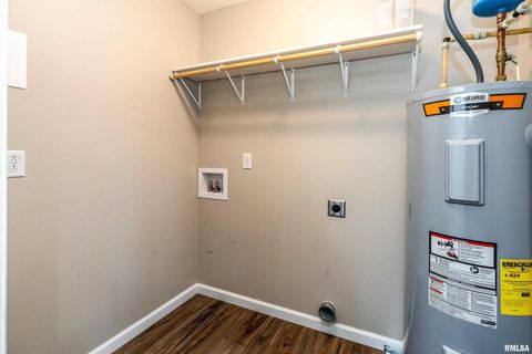 Tiny photo for 504 S MECHANIC Street, Marion, IL 62959 (MLS # QC4268095)