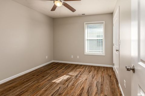 Tiny photo for 504 S MECHANIC Street, Marion, IL 62959 (MLS # QC4268095)