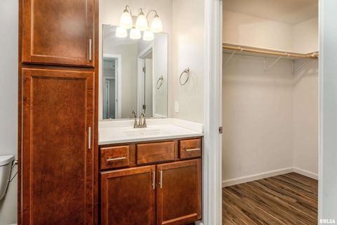 Tiny photo for 504 S MECHANIC Street, Marion, IL 62959 (MLS # QC4268095)