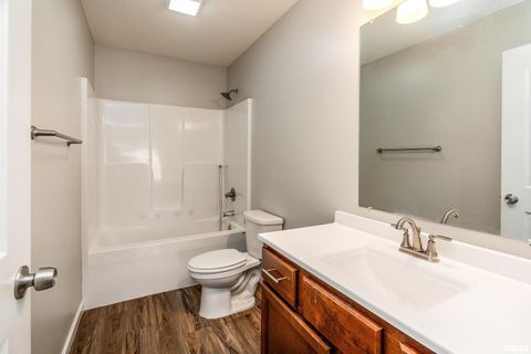 Tiny photo for 504 S MECHANIC Street, Marion, IL 62959 (MLS # QC4268095)