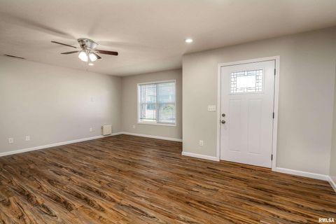 Tiny photo for 504 S MECHANIC Street, Marion, IL 62959 (MLS # QC4268095)