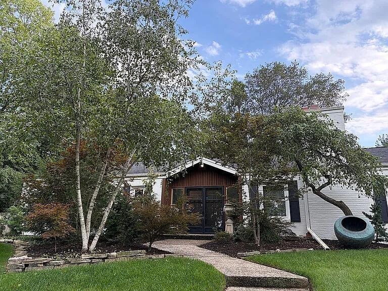 3105 E Landstrom Road