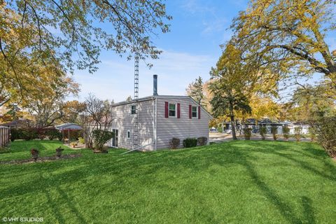 Tiny photo for 304 Moore Avenue, St. Charles, IL 60174 (MLS # 12599998)