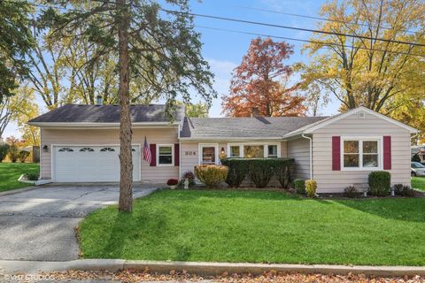 Photo of 304 Moore Avenue, St. Charles, IL 60174 (MLS # 12599998)