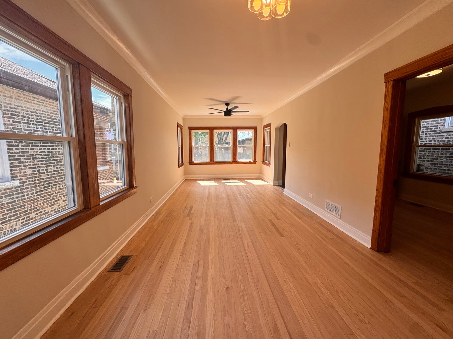 1605 S 51st Court