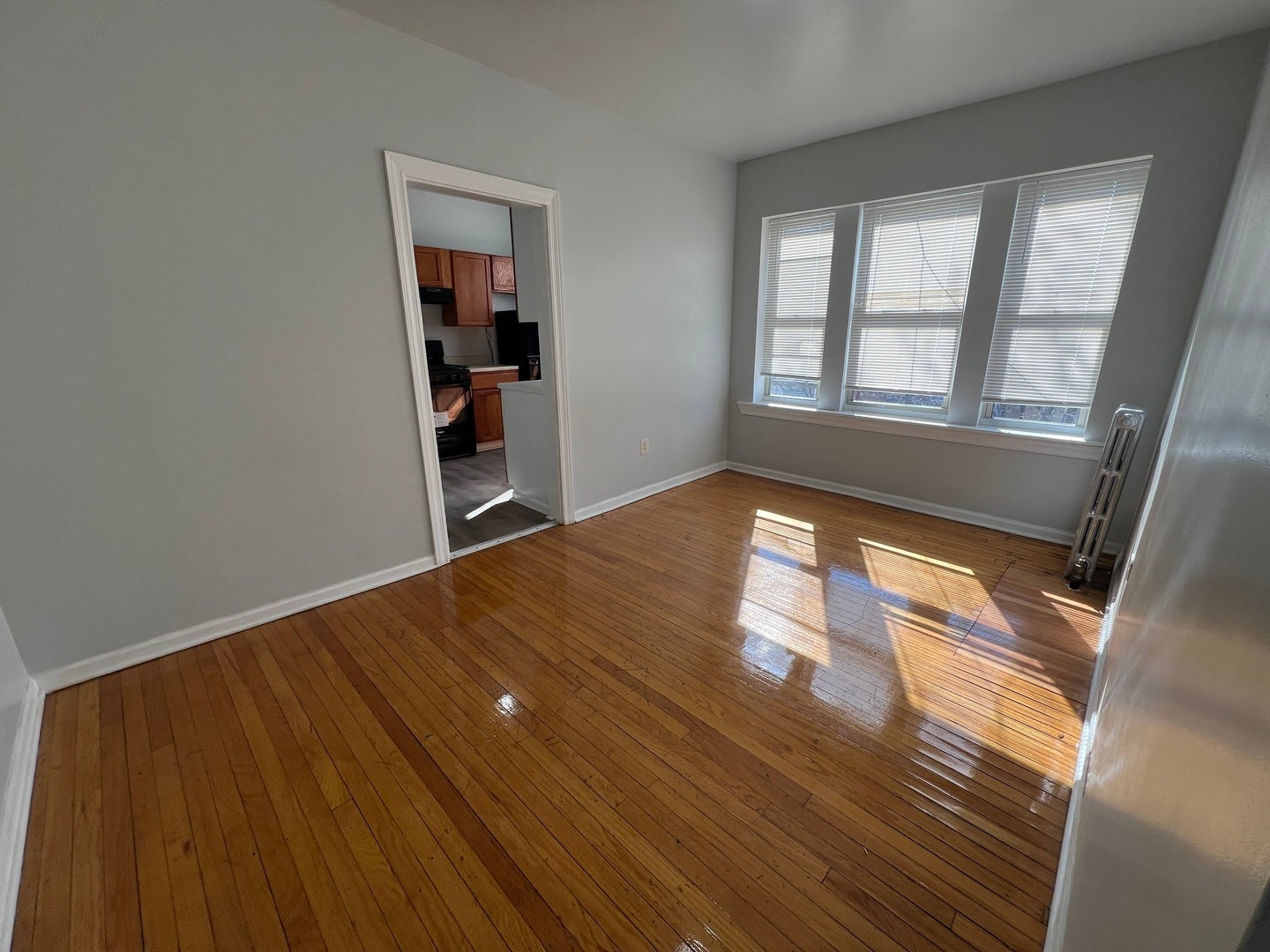 2047 E 68th Street 3W