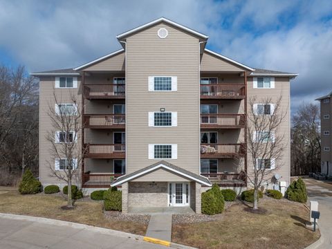 Photo of 4189 Creek Hill Drive #89, Bettendorf, IA 52722 (MLS # 12588874)