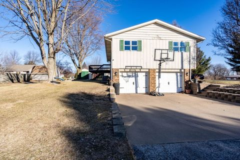 Tiny photo for 903 17th Street, Viola, IL 61486 (MLS # 12548370)
