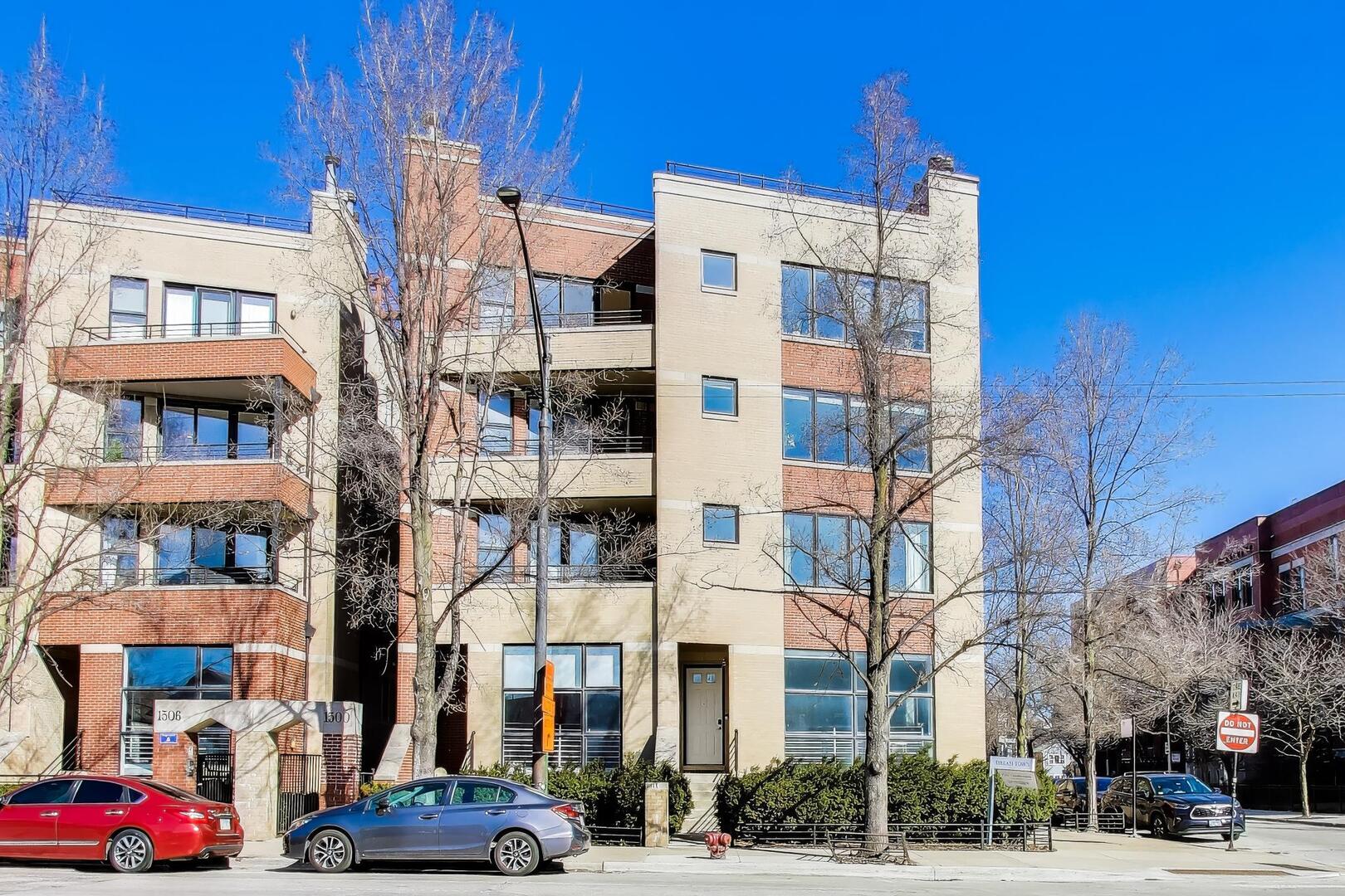 1500 W GRAND Avenue 4W