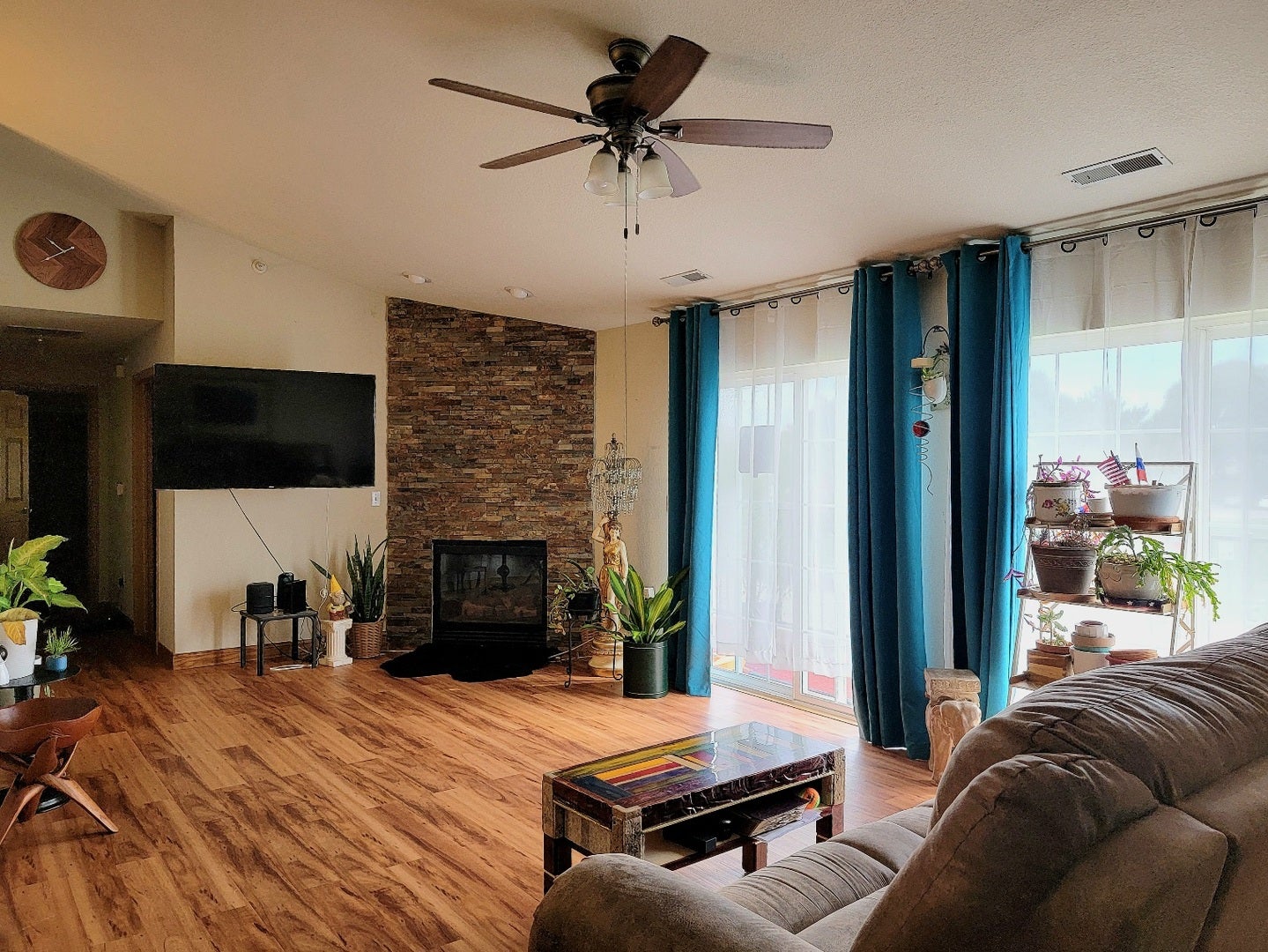 6620 Meadowlands Circle C-8