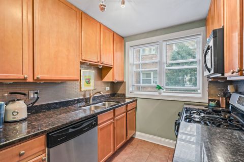 Tiny photo for 2626 W Catalpa Avenue #21, Chicago, IL 60625 (MLS # 12485583)