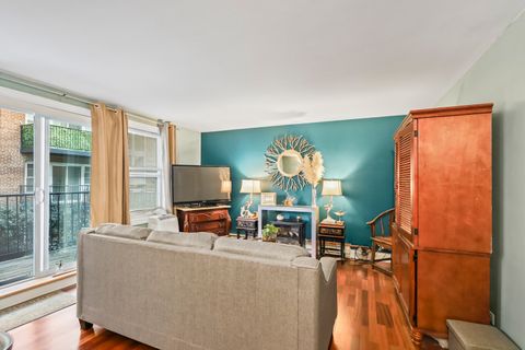 Tiny photo for 2626 W Catalpa Avenue #21, Chicago, IL 60625 (MLS # 12485583)