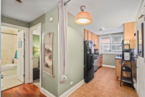 Tiny photo for 2626 W Catalpa Avenue #21, Chicago, IL 60625 (MLS # 12485583)