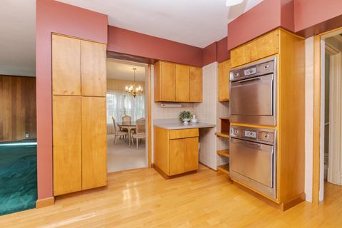 Tiny photo for 1513 E Grove Street, Bloomington, IL 61701 (MLS # 12503073)