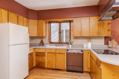 Tiny photo for 1513 E Grove Street, Bloomington, IL 61701 (MLS # 12503073)