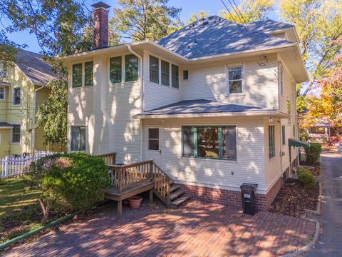 Tiny photo for 1513 E Grove Street, Bloomington, IL 61701 (MLS # 12503073)