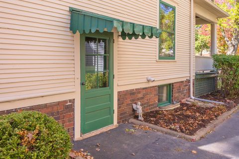 Tiny photo for 1513 E Grove Street, Bloomington, IL 61701 (MLS # 12503073)