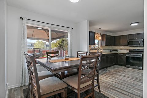 Tiny photo for 25 Kingsport Court, South Elgin, IL 60177 (MLS # 12500694)