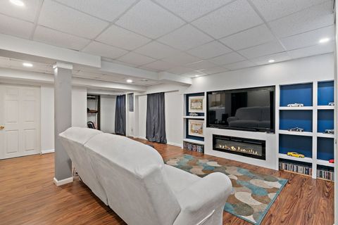 Tiny photo for 25 Kingsport Court, South Elgin, IL 60177 (MLS # 12500694)