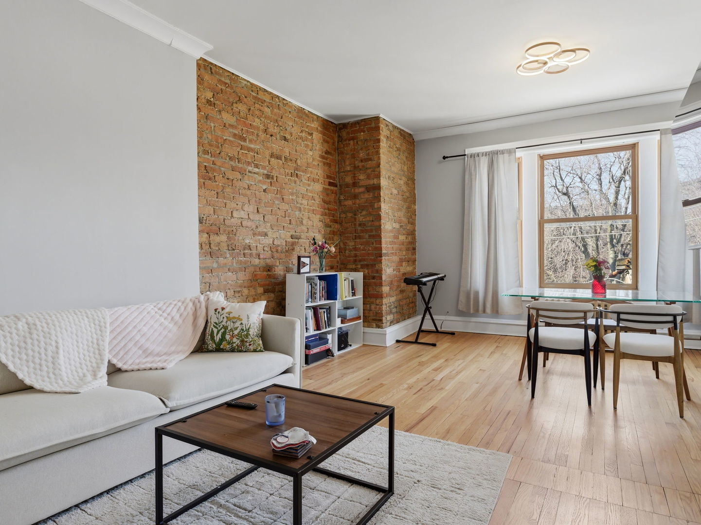 5464 S woodlawn Avenue 3W