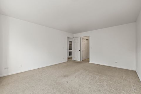 Tiny photo for 645 Kendallwood Court, Crystal Lake, IL 60014 (MLS # 12476345)