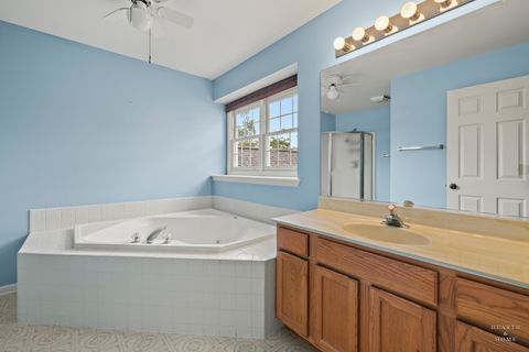 Tiny photo for 645 Kendallwood Court, Crystal Lake, IL 60014 (MLS # 12476345)