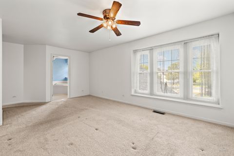 Tiny photo for 645 Kendallwood Court, Crystal Lake, IL 60014 (MLS # 12476345)