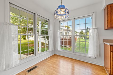 Tiny photo for 645 Kendallwood Court, Crystal Lake, IL 60014 (MLS # 12476345)