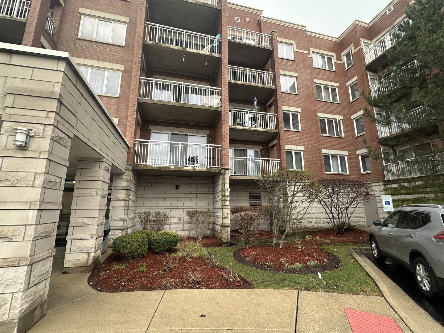 6559 W George Street 218