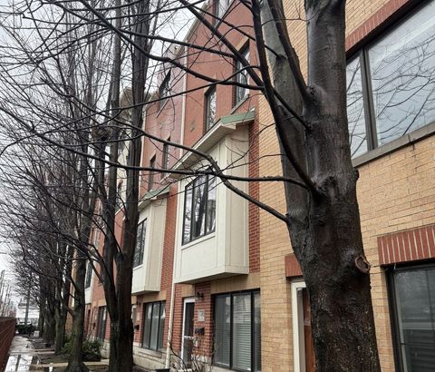 Photo of 1192 Clarence Avenue #3, Oak Park, IL 60304 (MLS # 12588130)