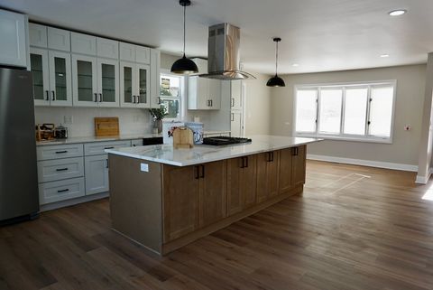 Tiny photo for 2018 E Ivy Lane, Mount Prospect, IL 60056 (MLS # 12555309)