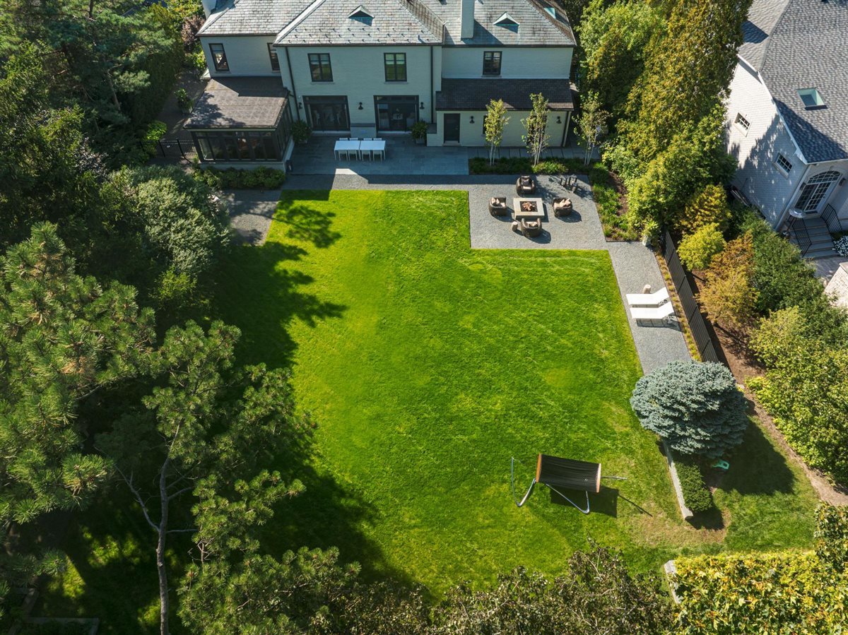 1106 Seneca Road